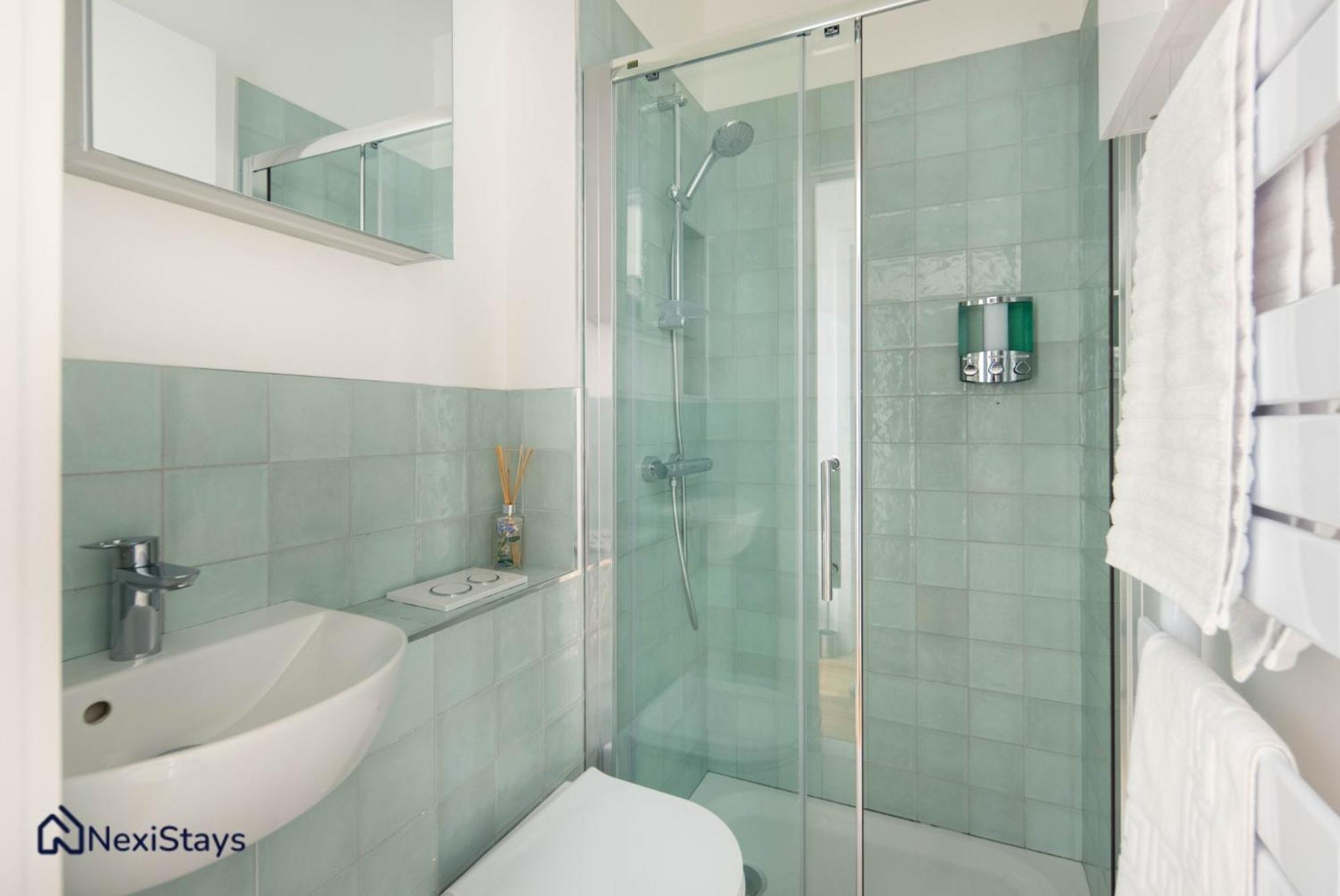 1 Min Walk To Euston Station, Modern Townhouse Apartment Londra Exterior foto